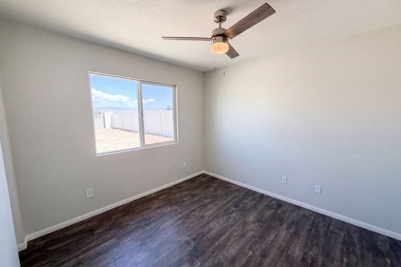 Photo 16 of 28 of 13185 Great Falls Ave, Victorville, CA