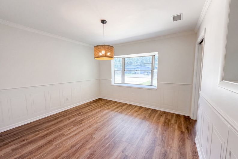 Photo 6 of 24 of 6907 Spencer Cir, Tampa, FL