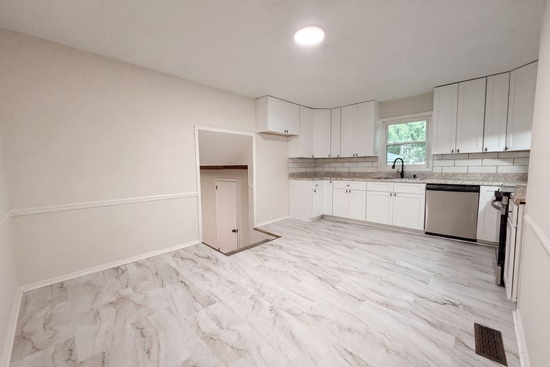 Photo 13 of 20 of 1007 Normandale Dr, Bessemer, AL
