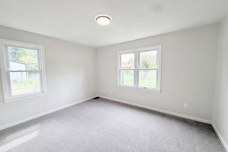 Photo 4 of 17 of 820 Lilly Ln, Cincinnati, OH