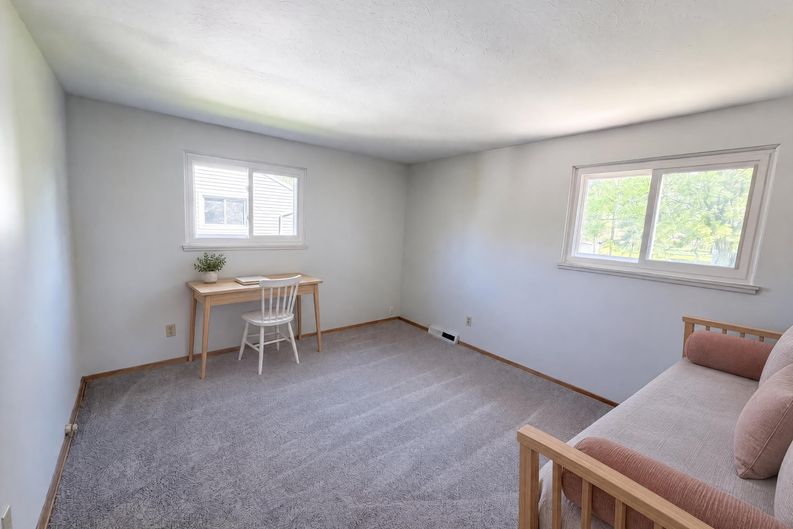 Photo 11 of 24 of 5444 Kenbridge Dr, Cleveland, OH