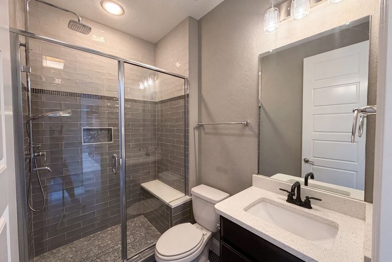 Photo 9 of 42 of 7221 Durand Dr, Irving, TX