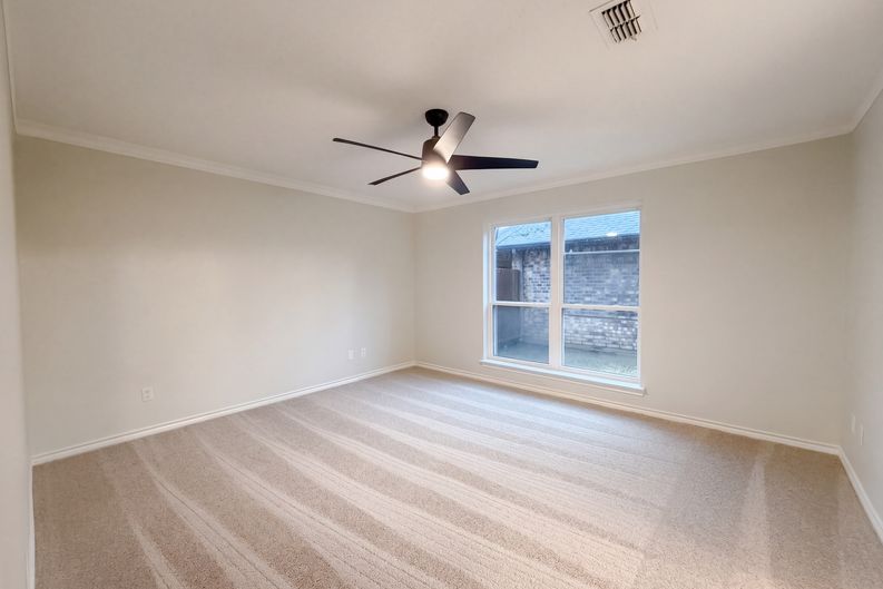 Photo 15 of 31 of 2228 Silverthorn Ln, Flower Mound, TX