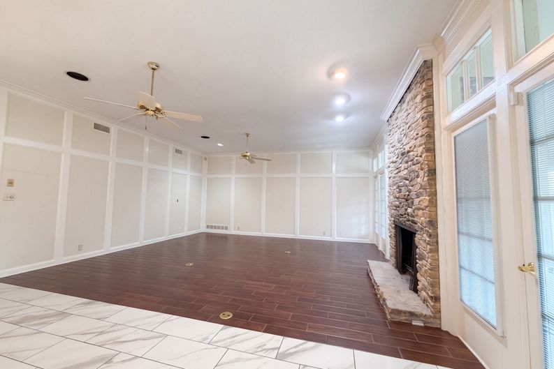 Photo 8 of 30 of 3111 Collard Rd, Arlington, TX