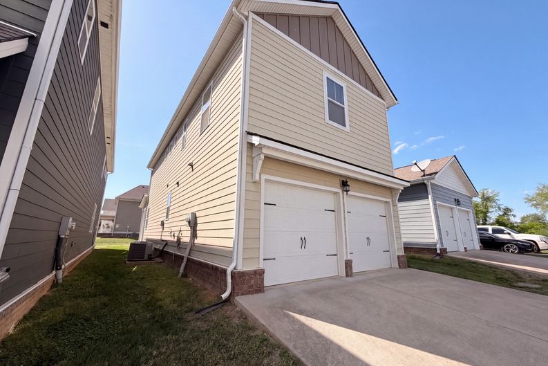 Photo 18 of 21 of 415 Prestige Ct, Pleasant View, TN