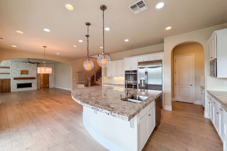 Photo 12 of 36 of 5601 Lakepointe Dr, Rocklin, CA