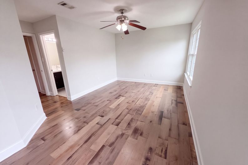 Photo 11 of 25 of 7904 Saddlehorn Ct, Manassas, VA