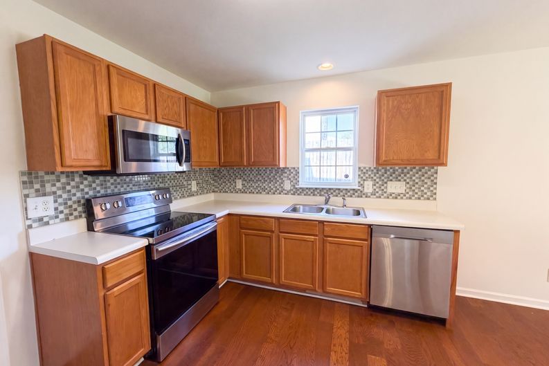 Photo 7 of 21 of 1913 Foust Rd, Greensboro, NC