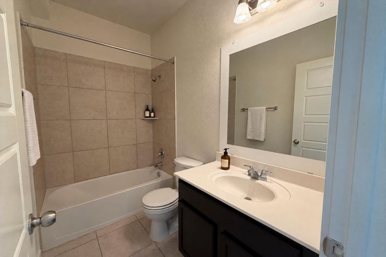 Photo 16 of 27 of 2101 Rivers Edge Way, Austin, TX