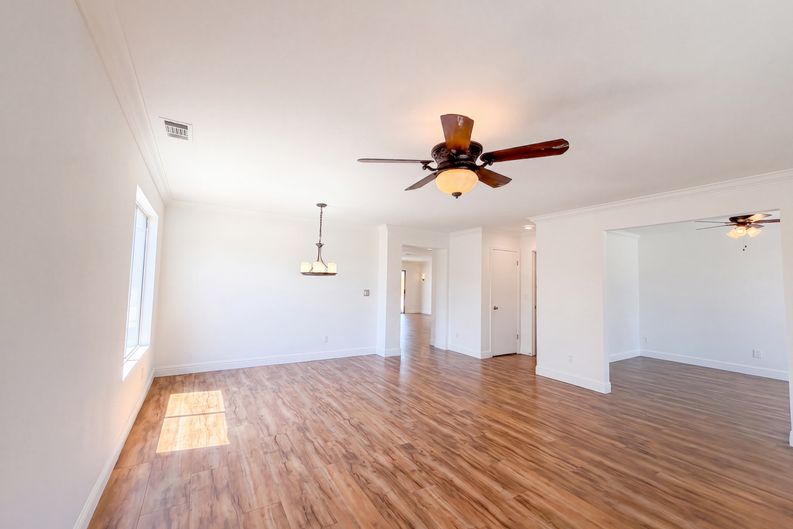Photo 7 of 39 of 8460 Orchard Creek Way, Elk Grove, CA