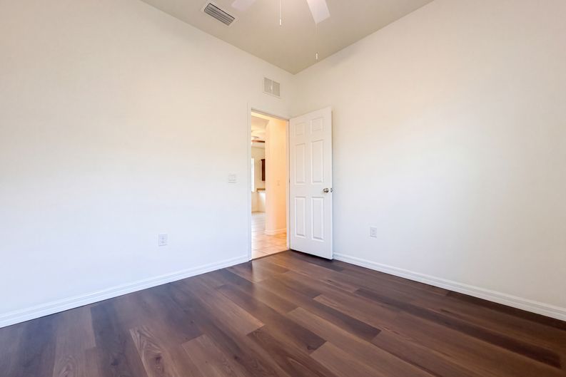 Photo 19 of 47 of 1416 Hickory View Cir, Parrish, FL
