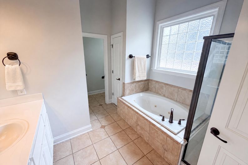 Photo 15 of 25 of 212 Westwind Dr, Newnan, GA