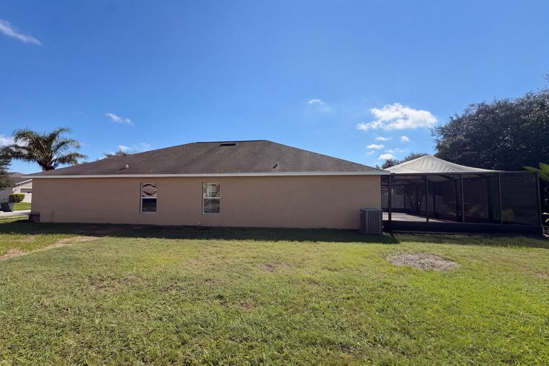 Photo 5 of 19 of 10080 Tolman Dr, Hudson, FL