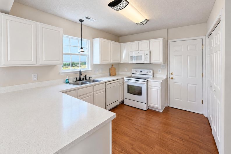 Photo 7 of 22 of 3512 Braden Dr, Charlotte, NC
