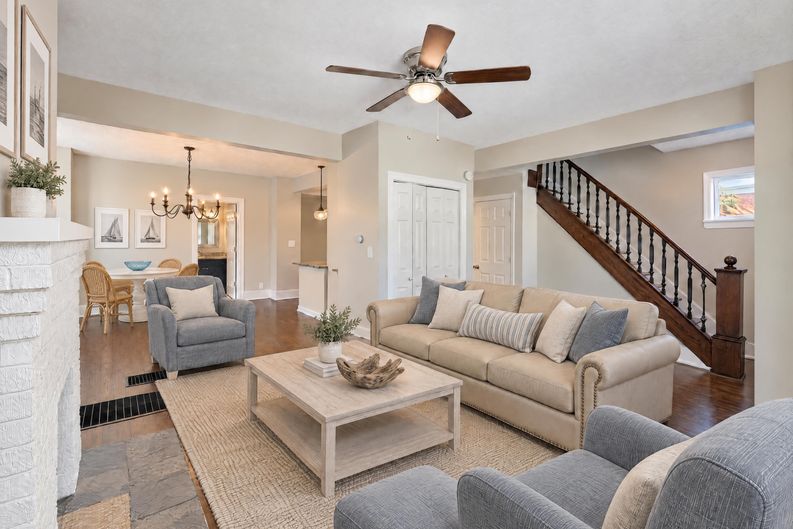 Photo 8 of 30 of 6321 Roe St, Cincinnati, OH
