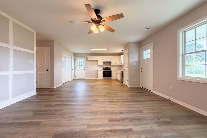 Photo 14 of 19 of 702 S Fayetteville Ave, Dunn, NC