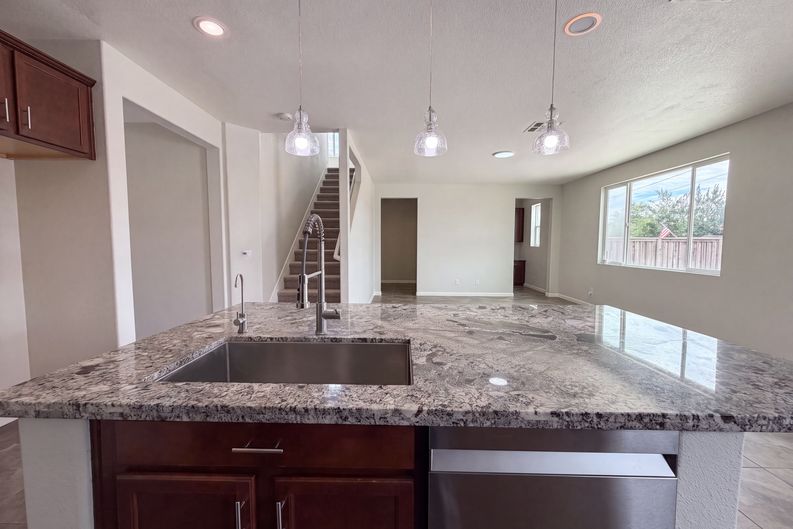 Photo 7 of 32 of 1519 Sycamore Dr, Oakley, CA