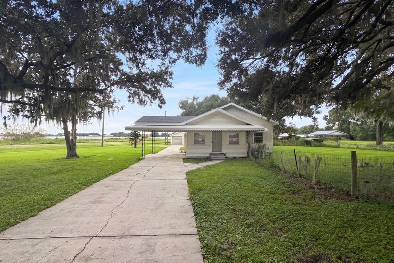 Photo 12 of 27 of 4805 Coronet Rd, Plant City, FL