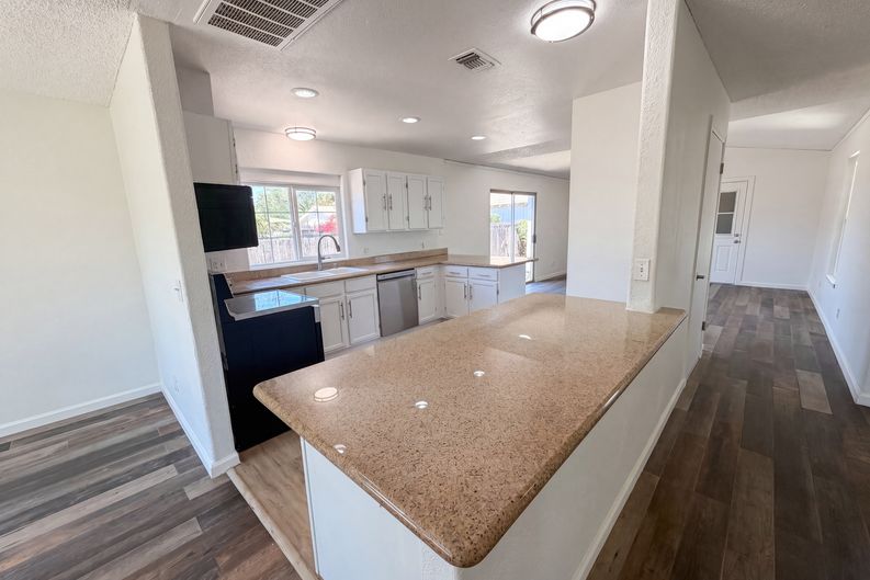 Photo 12 of 26 of 838 Dutra Ave, Rio Linda, CA