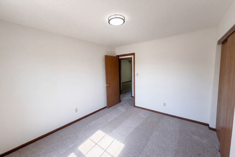 Photo 9 of 23 of 2827 Bromley Dr, O Fallon, MO