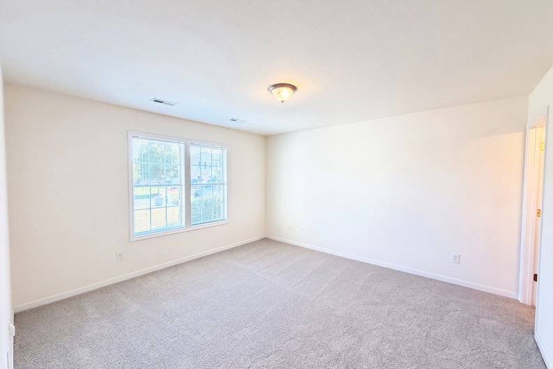Photo 10 of 19 of 10215 Orchard Grass Ct, Charlotte, NC