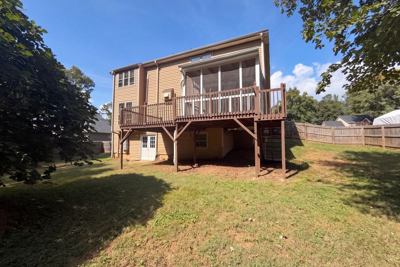 Photo 5 of 31 of 3795 Churchill Dr, Marietta, GA