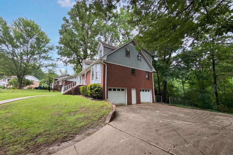 Photo 20 of 24 of 1223 6th St, Pleasant Grove, AL