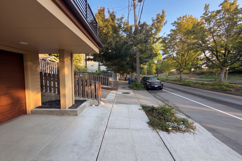 Photo 17 of 21 of 3009 Harbor Ave SW, Seattle, WA