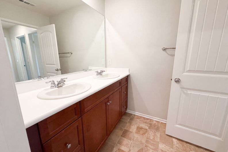 Photo 19 of 26 of 30401 Village Terrace Dr, Menifee, CA