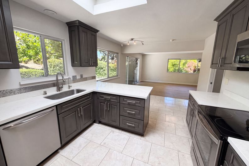 Photo 10 of 36 of 612 Tahos Rd, Orinda, CA