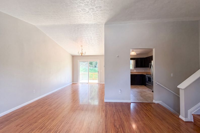 Photo 6 of 22 of 5569 Partridge Cir, West Chester, OH