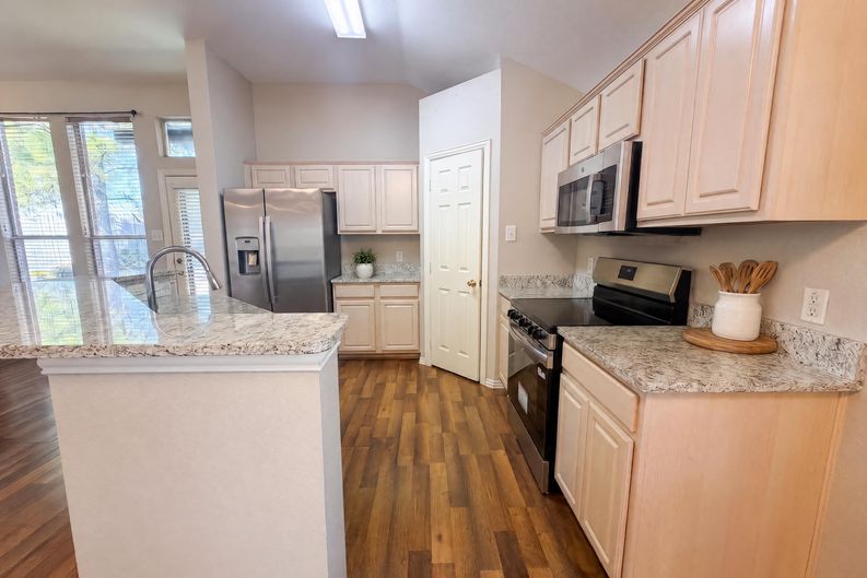 Photo 6 of 12 of 411 Tolleson Dr, Celina, TX