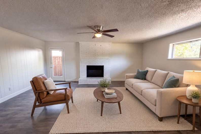 Photo 15 of 23 of 8540 Foxwood Ln, Dallas, TX