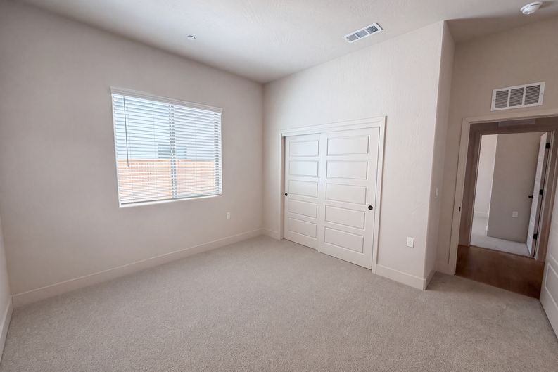 Photo 9 of 18 of 2262 N Marion Ave, Clovis, CA