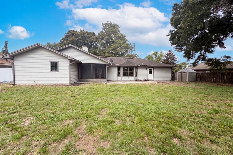 Photo 5 of 17 of 2441 Longwood St, Orange Park, FL