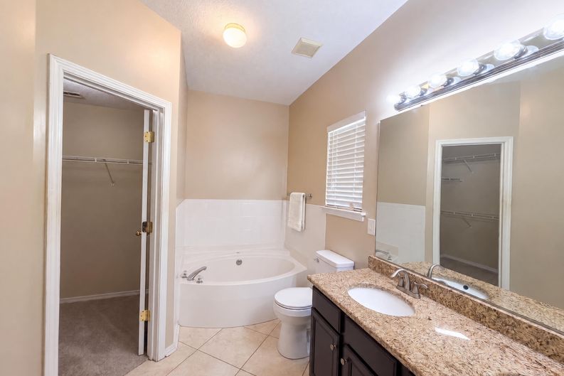 Photo 9 of 18 of 5328 Seaspray Ln, Raleigh, NC