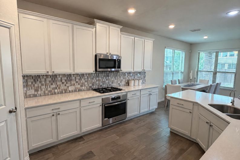 Photo 9 of 27 of 1421 Prairie Lake Ct, Carrollton, TX