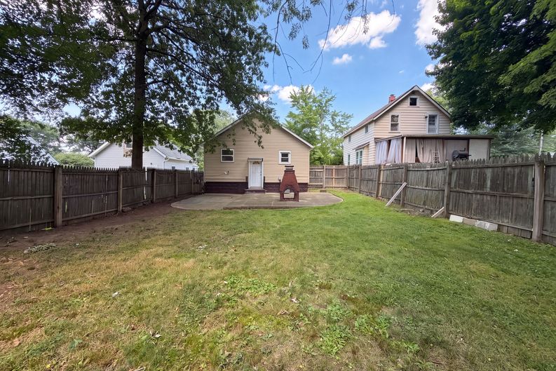 Photo 5 of 20 of 736 Bettes Ave, Akron, OH