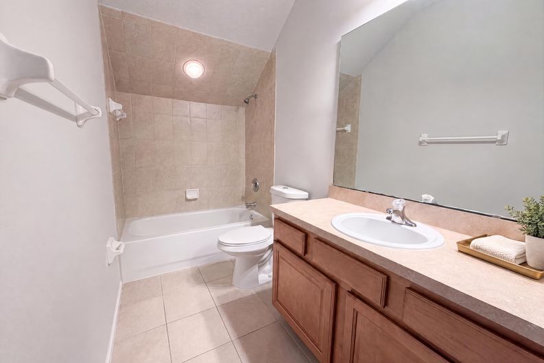 Photo 14 of 21 of 845 Songbird Dr, Orange Park, FL