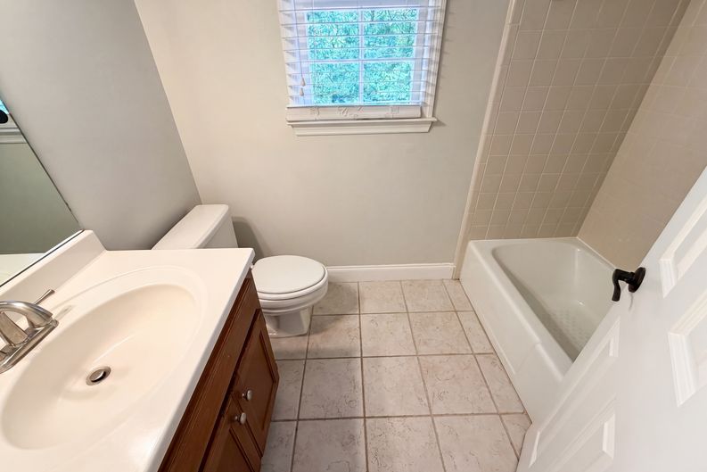 Photo 6 of 23 of 3514 Nettle Ln NE, Roswell, GA