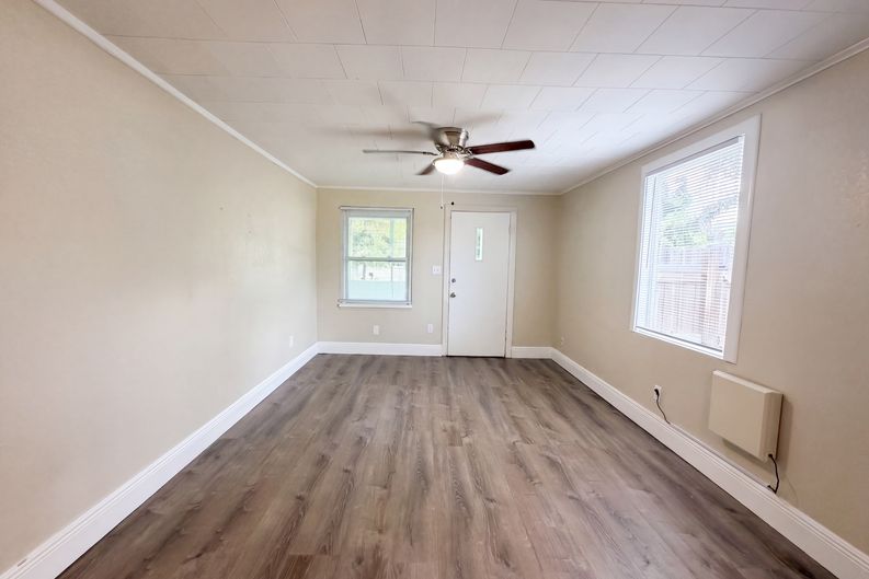 Photo 4 of 14 of 8103 N 18th St, Tampa, FL