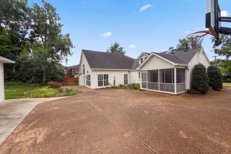 Photo 21 of 23 of 608 Estes Rd, Nashville, TN