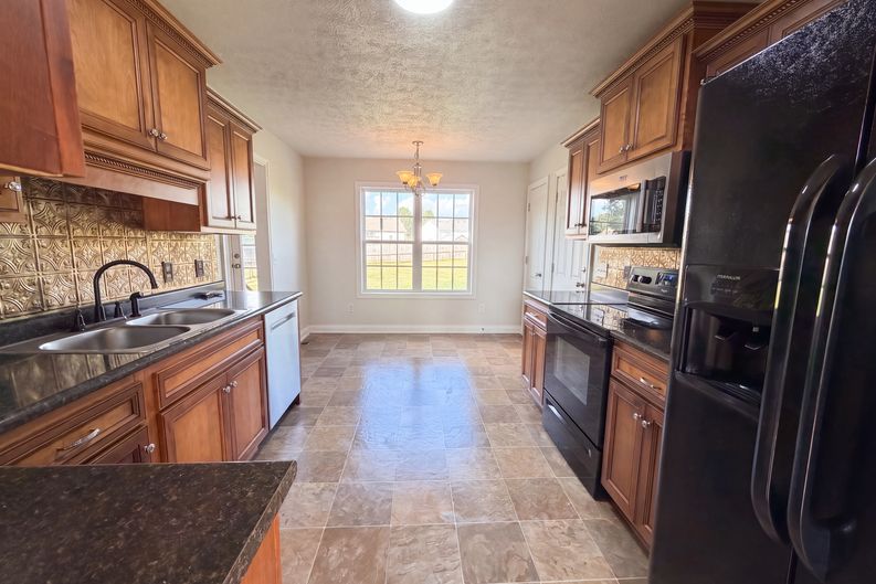 Photo 10 of 19 of 111 Beaver Creek Dr, Portland, TN