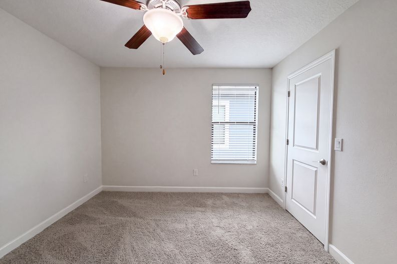 Photo 13 of 36 of 9709 Ivory Dr, Sun City Center, FL