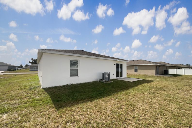 Photo 17 of 19 of 305 Camellia Ct, Kissimmee, FL