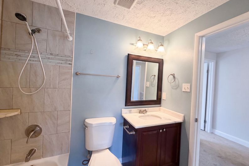 Photo 25 of 57 of 8769 Kanawha Ct, Lorton, VA