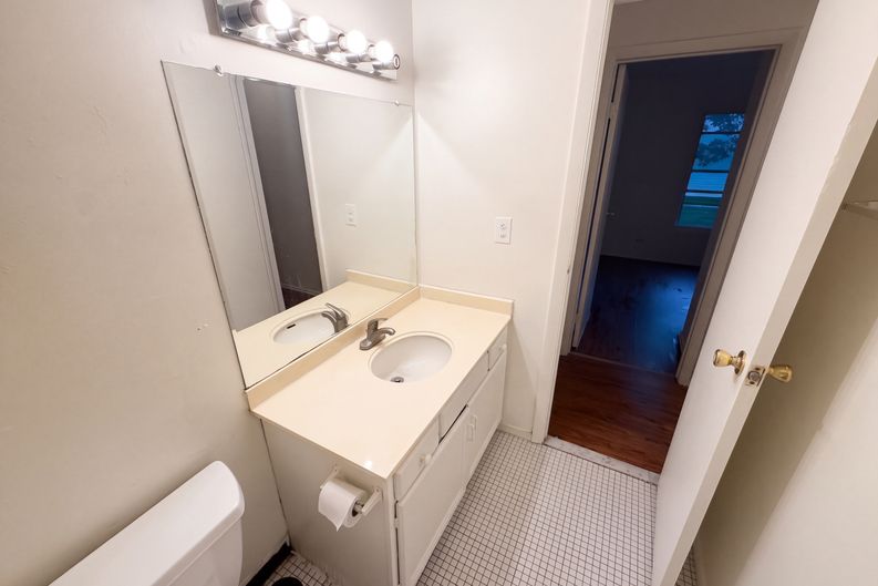 Photo 18 of 26 of 1186 E Azalea Ln, Palatine, IL