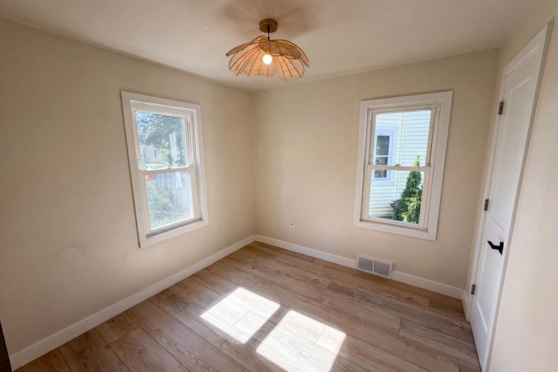 Photo 11 of 28 of 492 Algene St, Lake Orion, MI