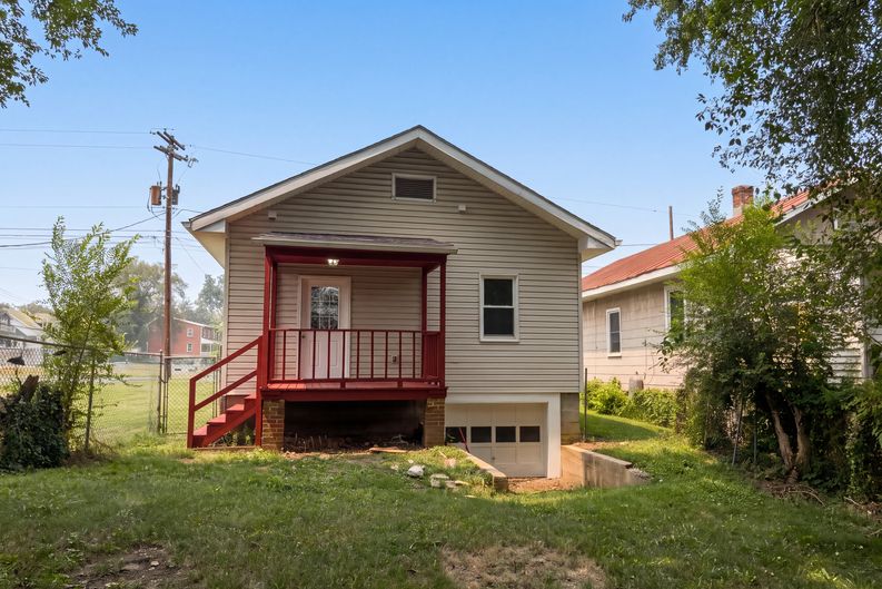 Photo 5 of 19 of 1314 S Braddock St, Winchester, VA