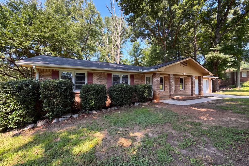 Photo 19 of 26 of 1653 E Kellogg Cir, Douglasville, GA